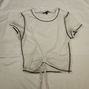 Try this girls size medium white crop top #DD3
